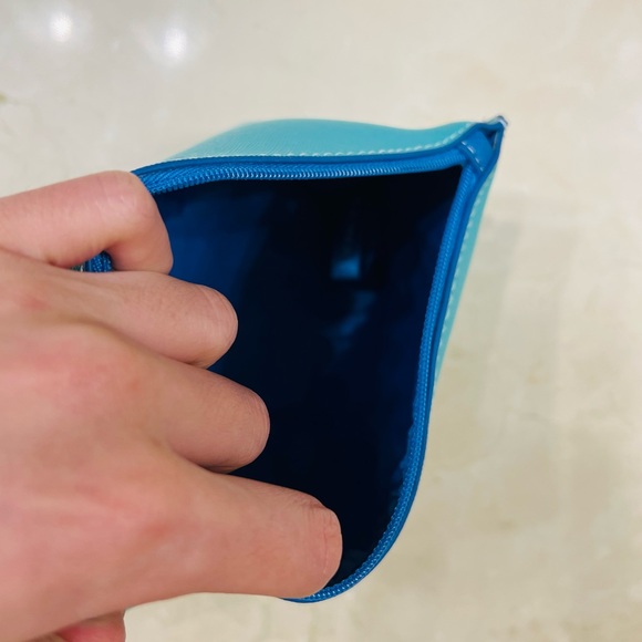 La Mer Cosmetic Bag - Picture 4 of 6